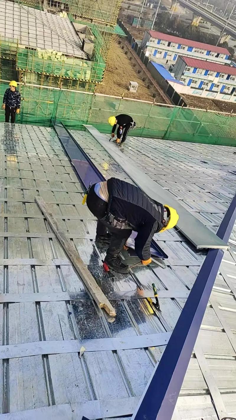 建筑屋面防水保修期几年？这一问题常常困扰着许多业主和设计师。